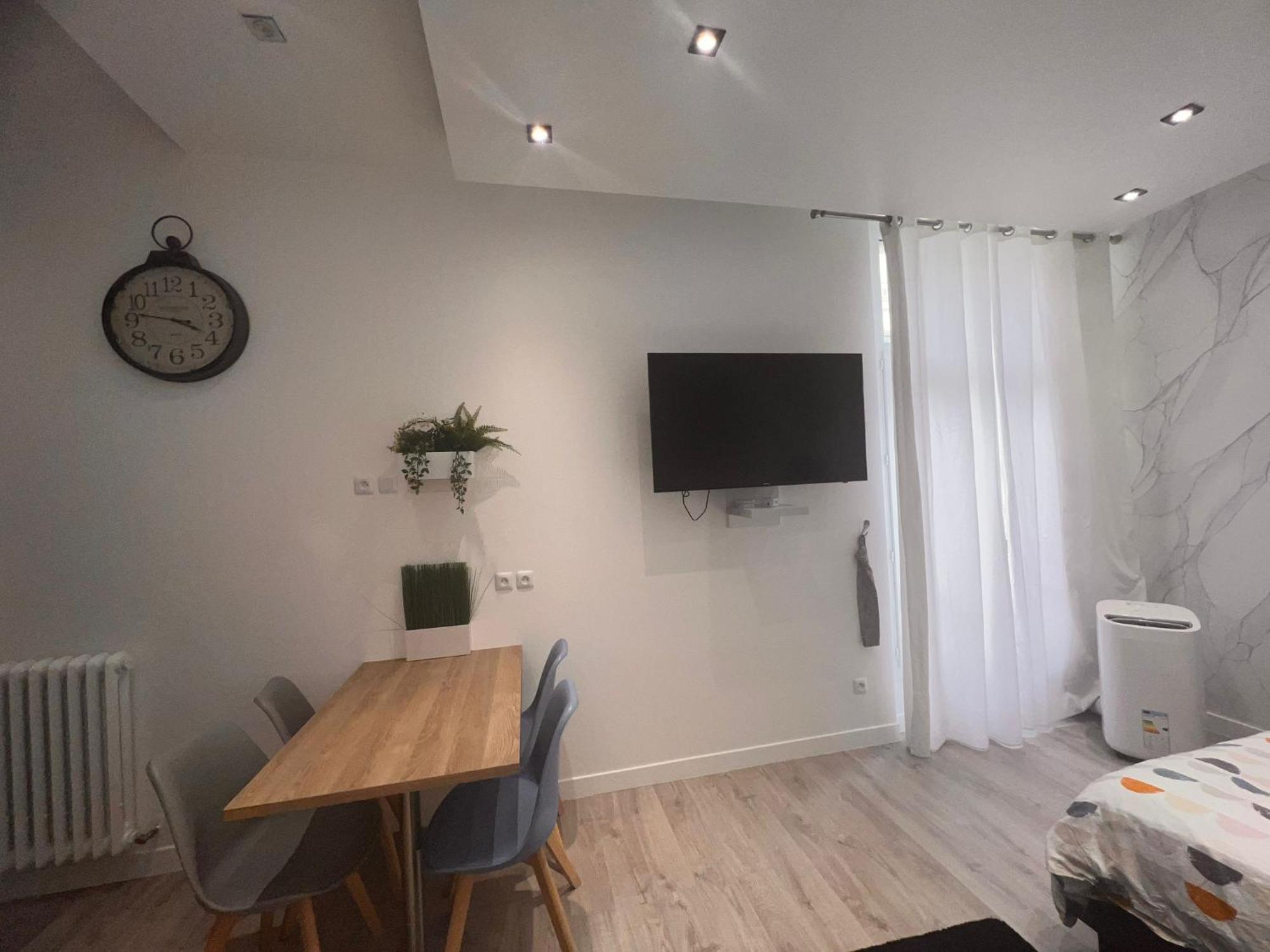 Cosy Studio Champs-Elysees - Hala ปารีส ภายนอก รูปภาพ